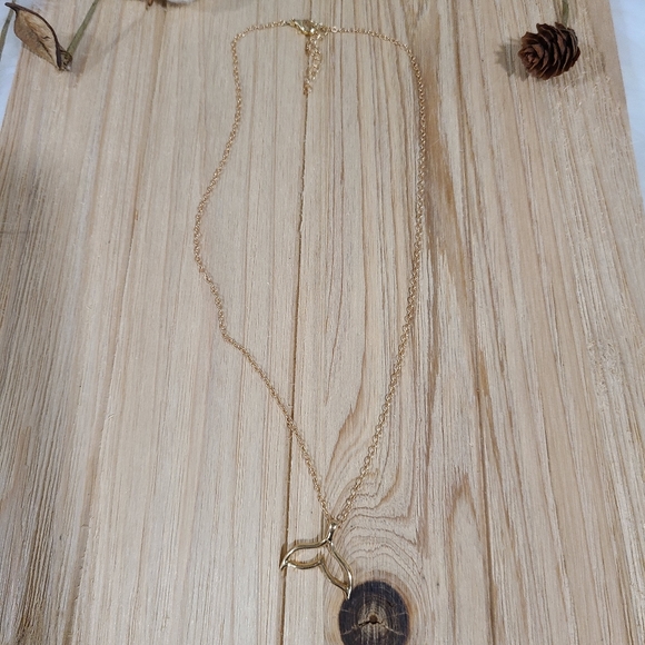 🐬🐬NEW🐬🐬VERY PRETTY!! Dolphin Tail Necklace in GOLD Plating 🐬🐬 - Picture 5 of 14